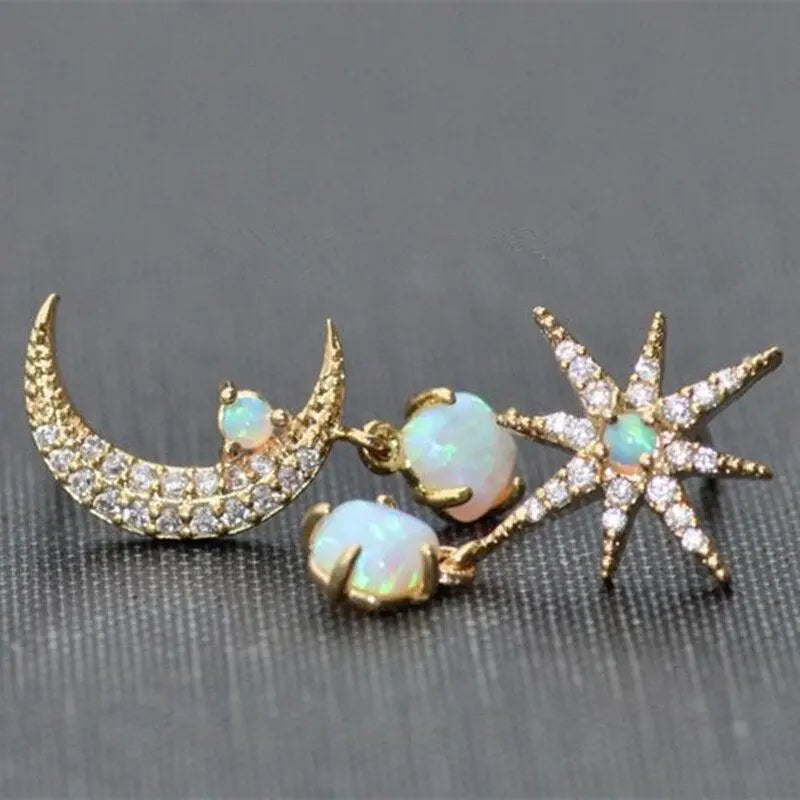 Carol – Goldene und Opal Mond- und Sterne Ohrringe