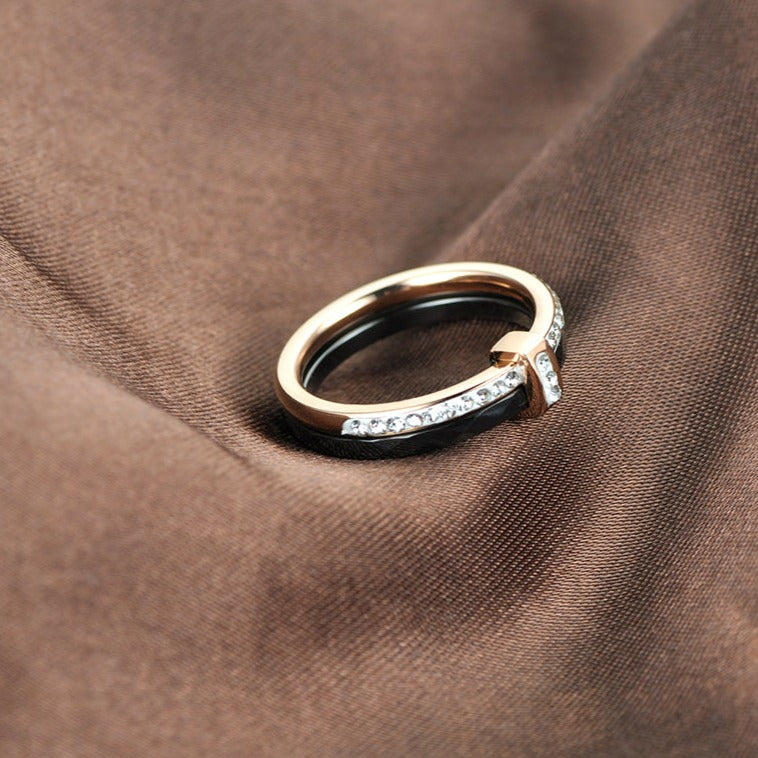 Cerelia – Luxus-Keramikring mit Zirkonia