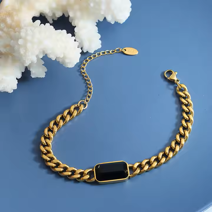 Marcie – Kubanisches Armband aus Titanmetall vergoldet