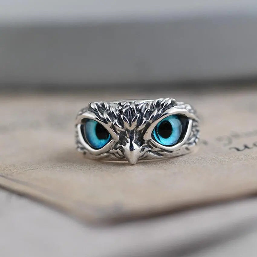 Lucky Owl – Handgefertigter Silberring mit Opalglanz