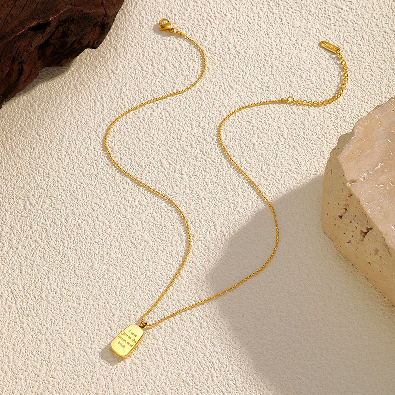Evanne – Kette Anhänger Edelstahl Moderne Eleganz