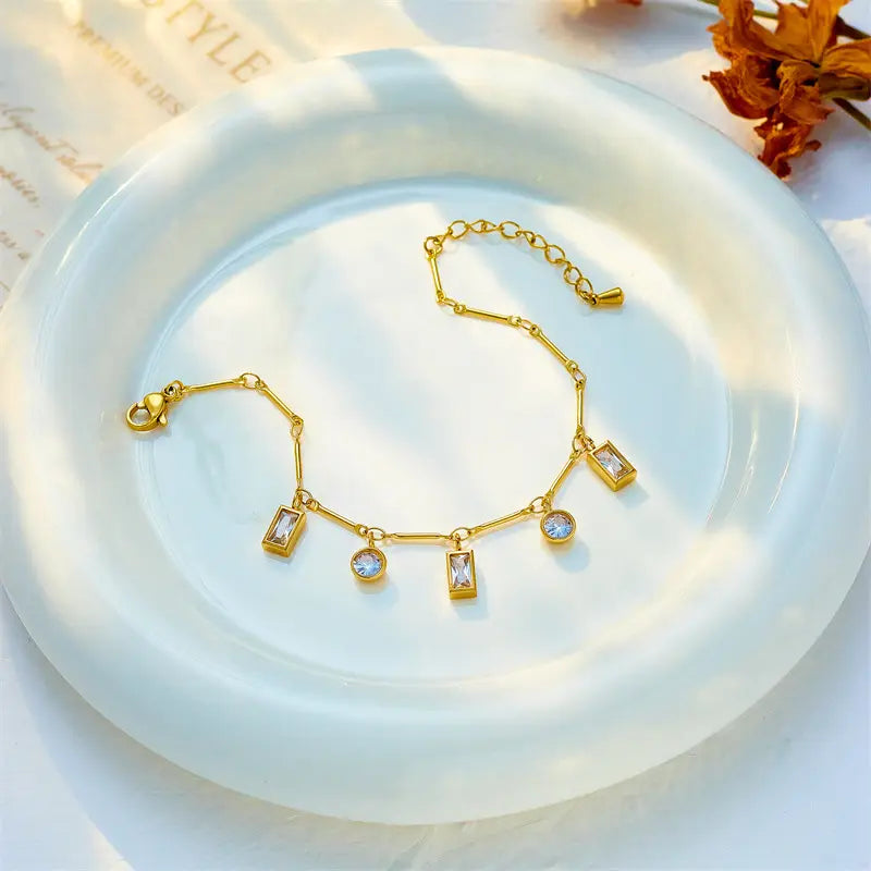Oriana – Armband Kette Verziert mit Runden und Eckigen Kristallen