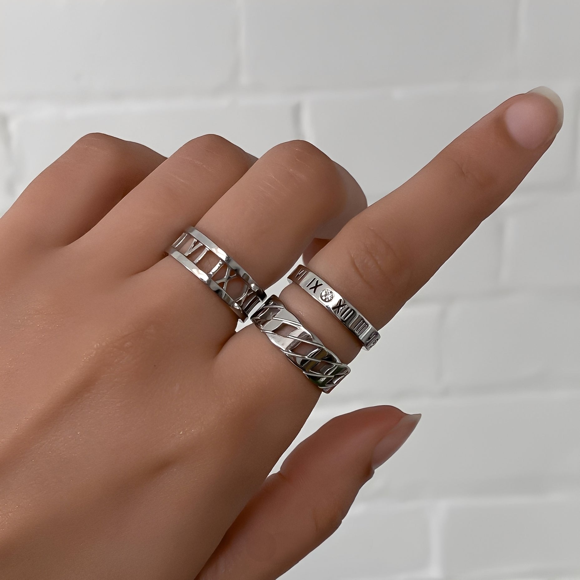 Valérie – Eleganter Ring mit römischen Ziffern