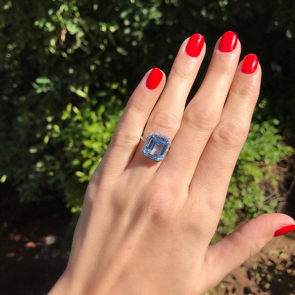 Mirella – Quadratischer Zirkonium-Ring Schick