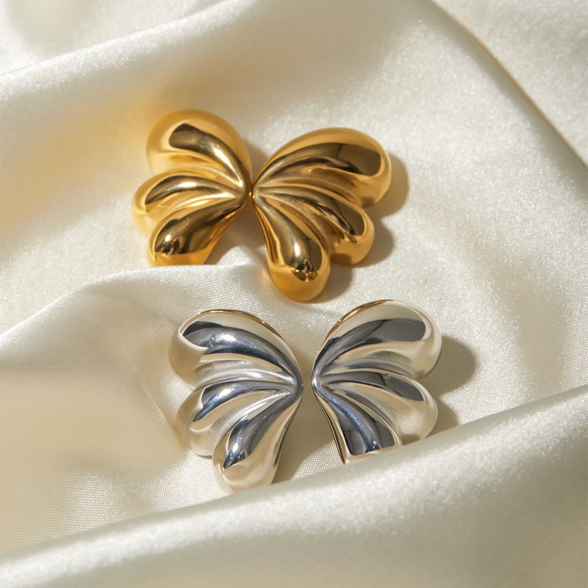 Mika - Gold Schmetterling Ohrringe