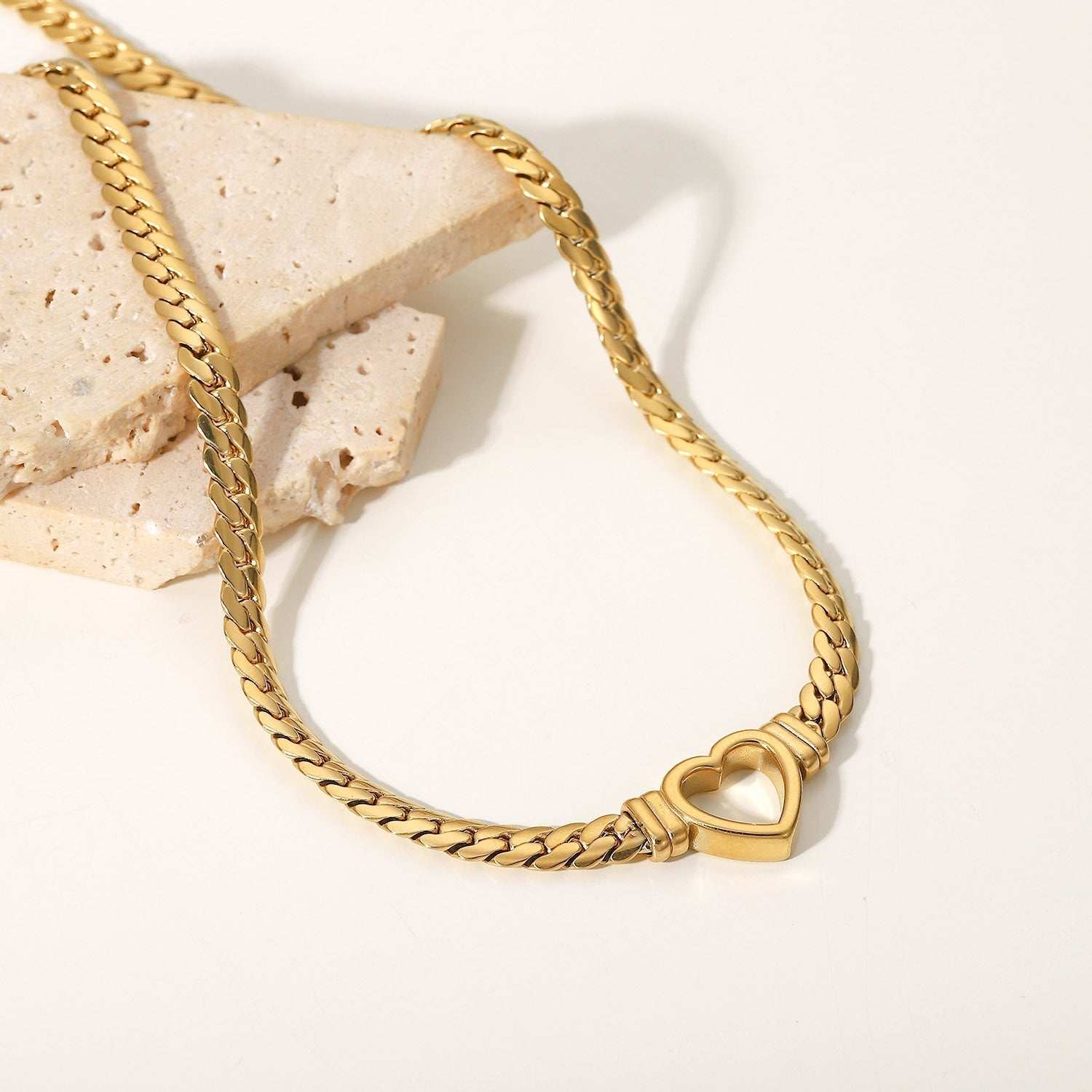 Ara – Halskette Herz Gold