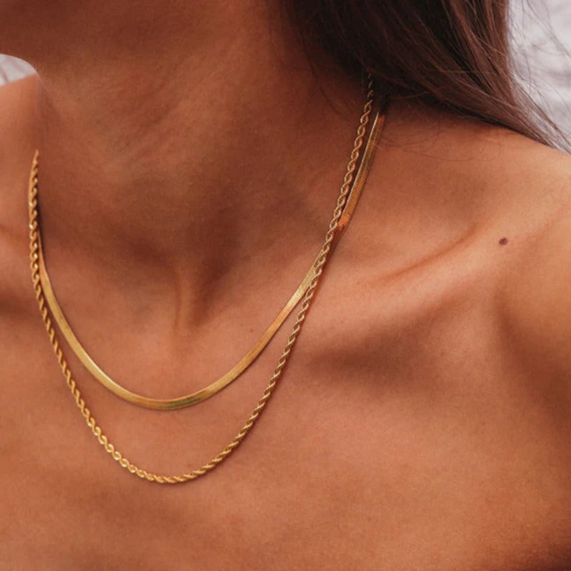 Nicole – Mehrschichtige Goldene Halskette