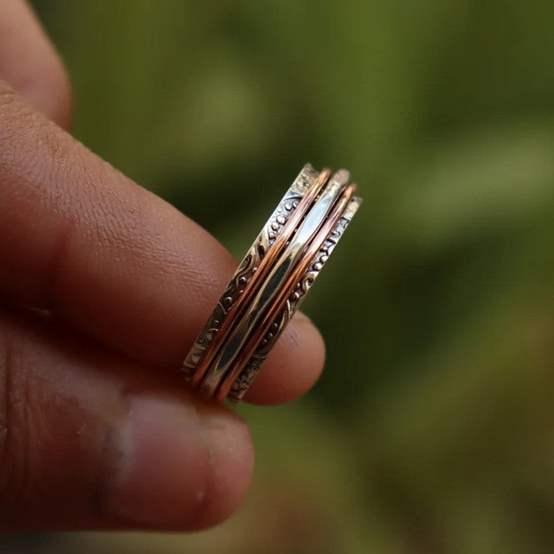 EternaSpark – Klassischer Vintage-Ring mit brillanten Steinen