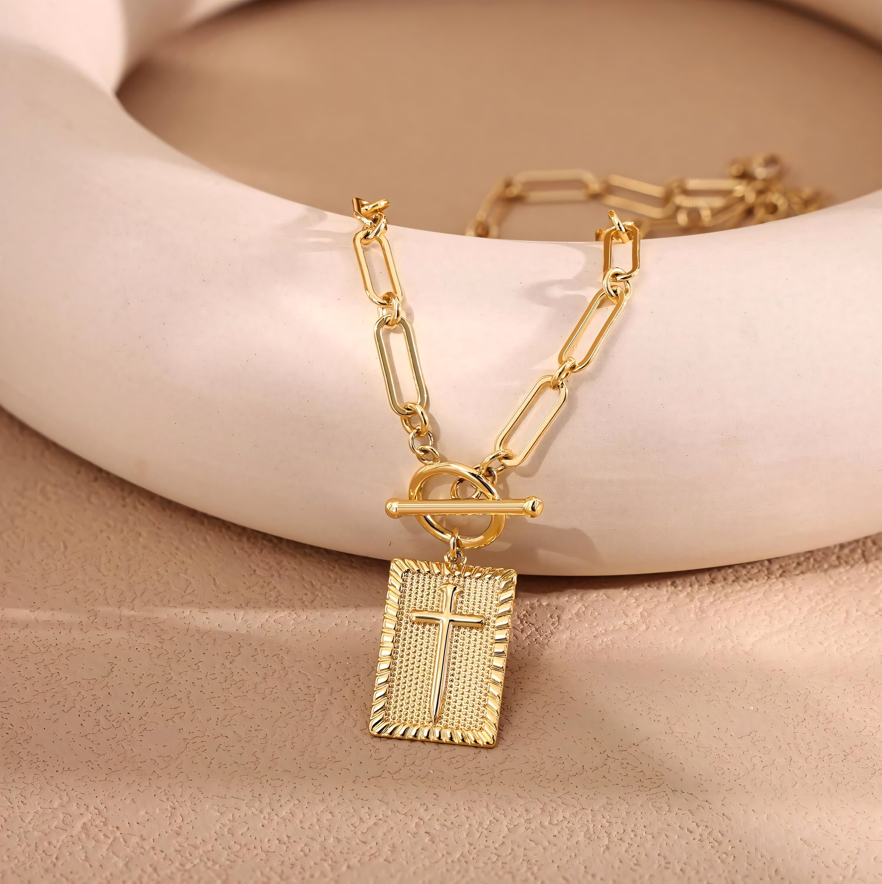 Marielle – Kette Kreuz Nagel Elegant