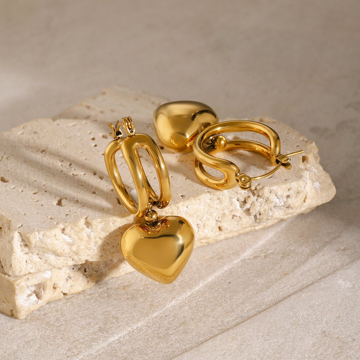 Audrey - Herz-Ohrringe aus Gold