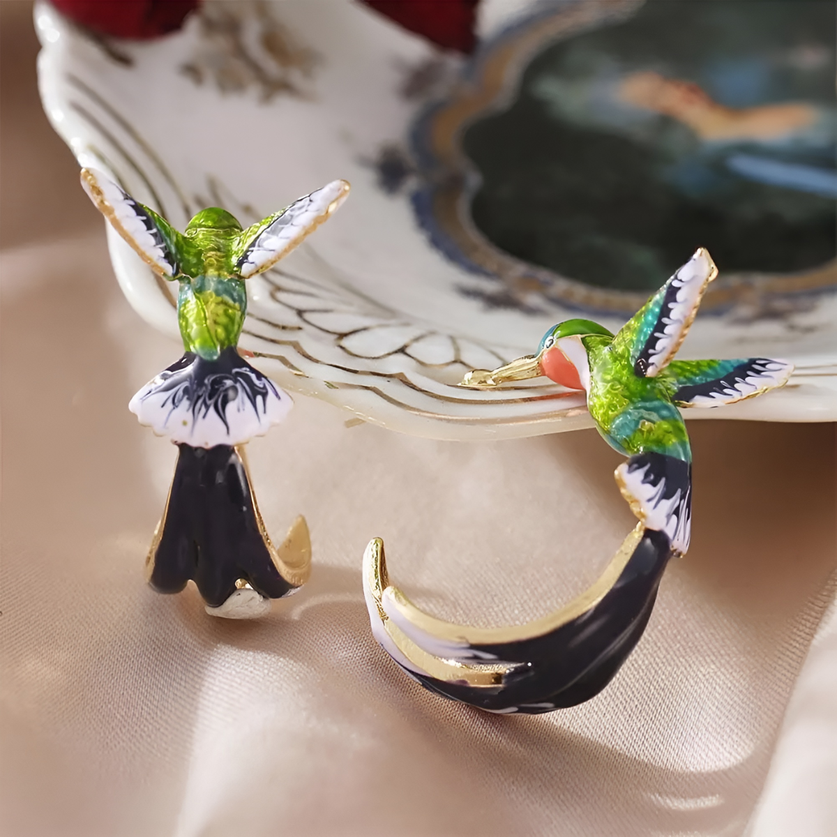 Lilou – Elegante Kolibri-Ohrringe