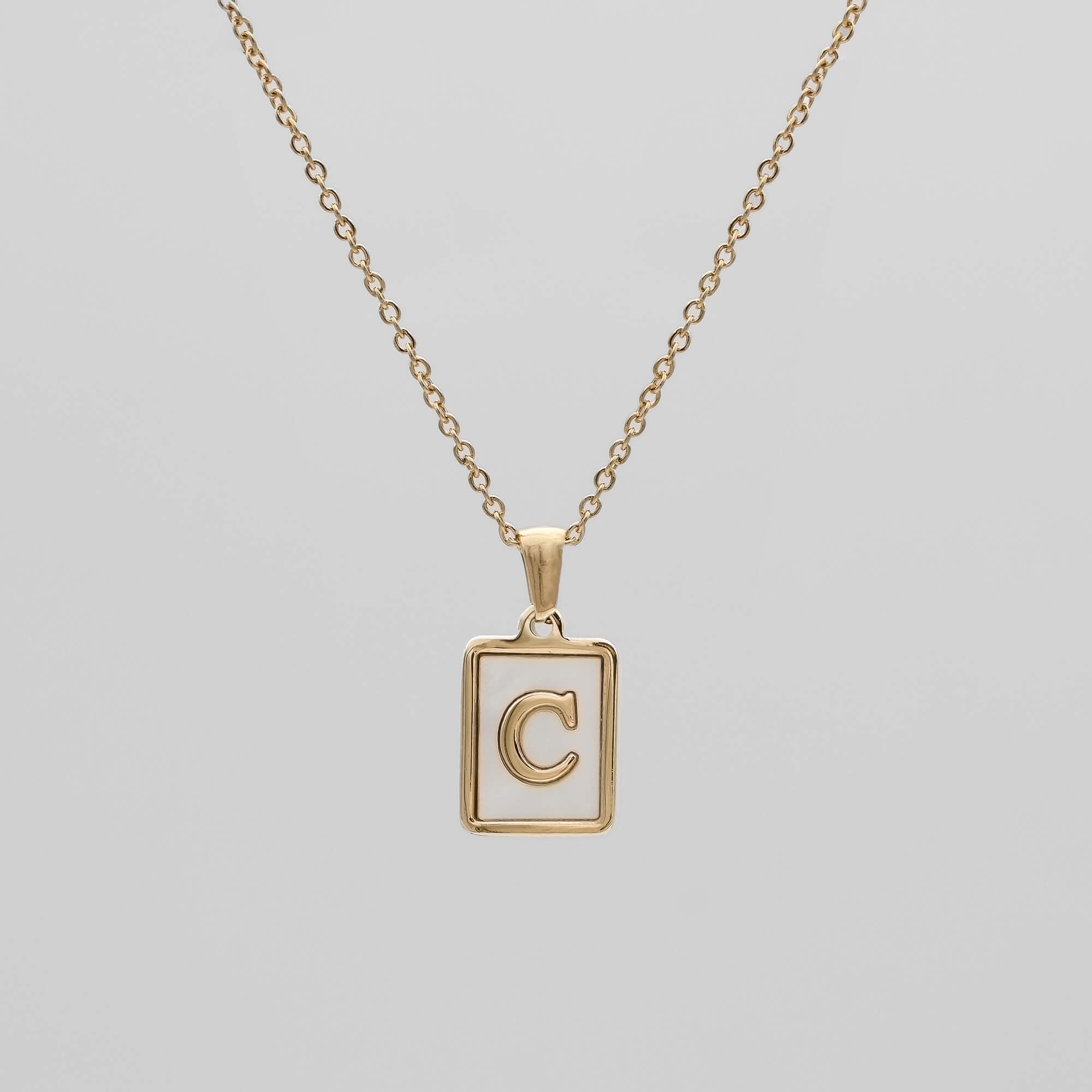 Carmel – Halskette Quadratbuchstabe aus Titanstahl