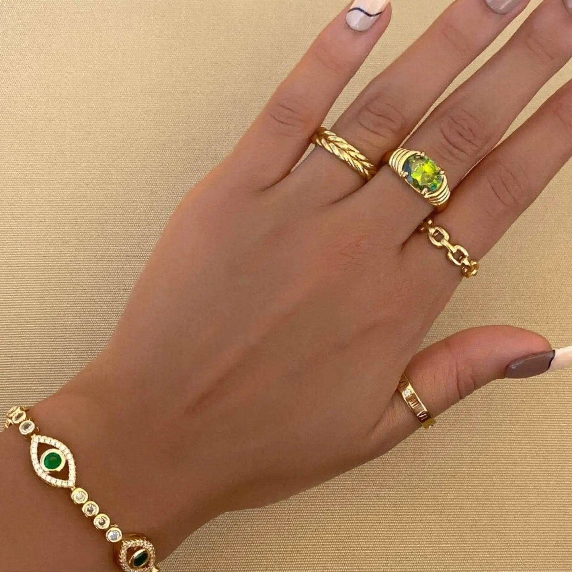 Lana – eleganter Edelsteinring