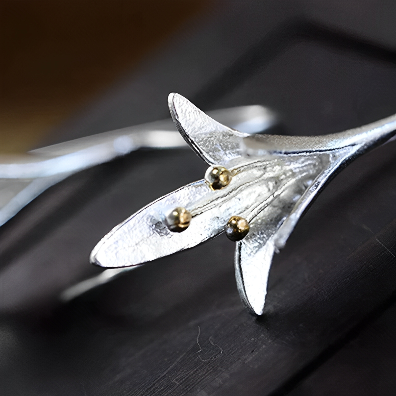 Amara – Ohrringe Zarte Blume aus Silber