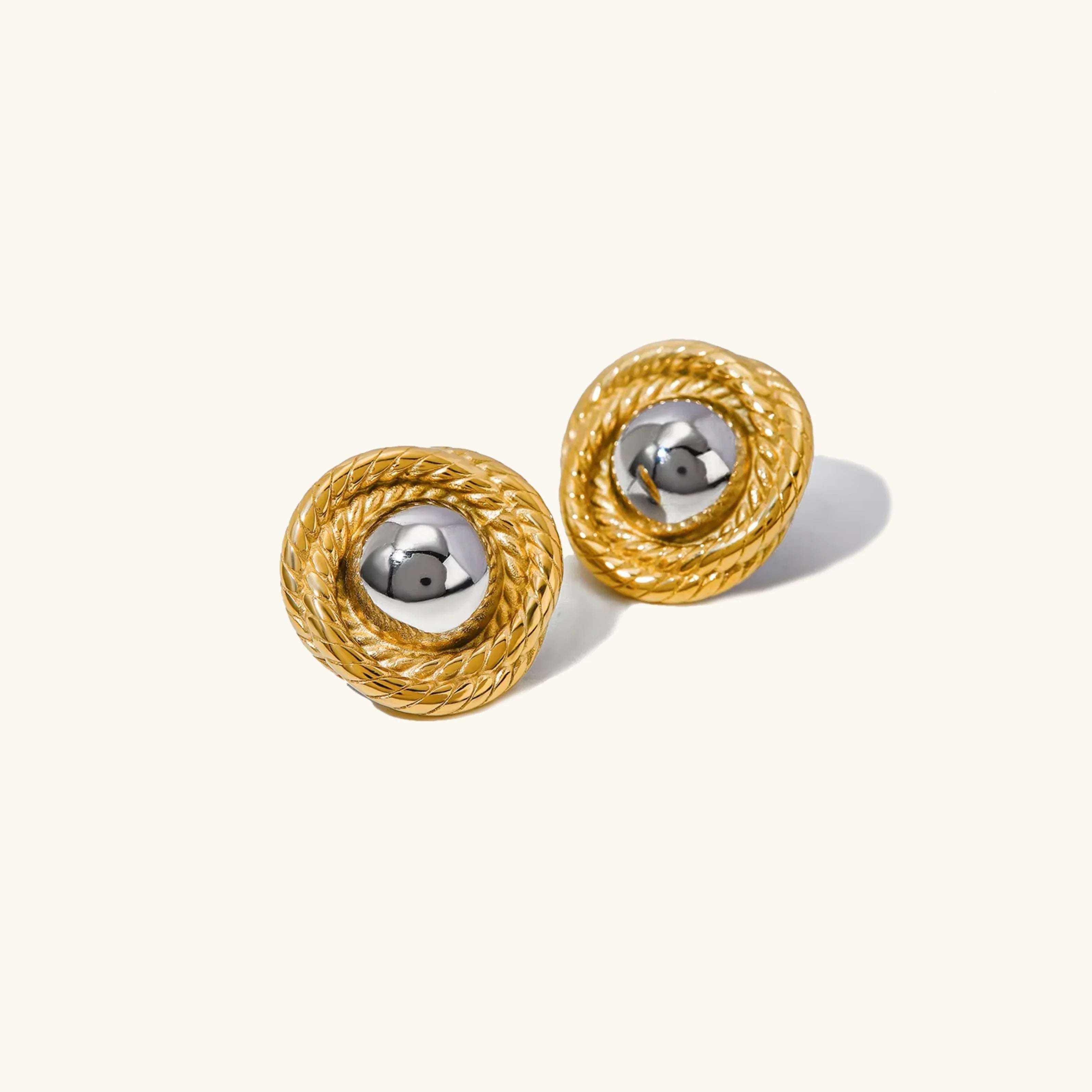 Kiyomi – Raffinierte Goldene Creolen