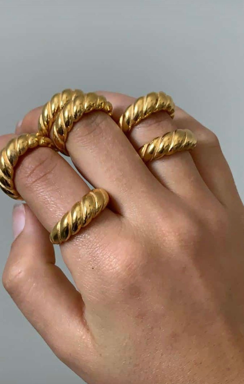 Zie – Retro-Ring mit gewellter, skulptierter Oberfläche