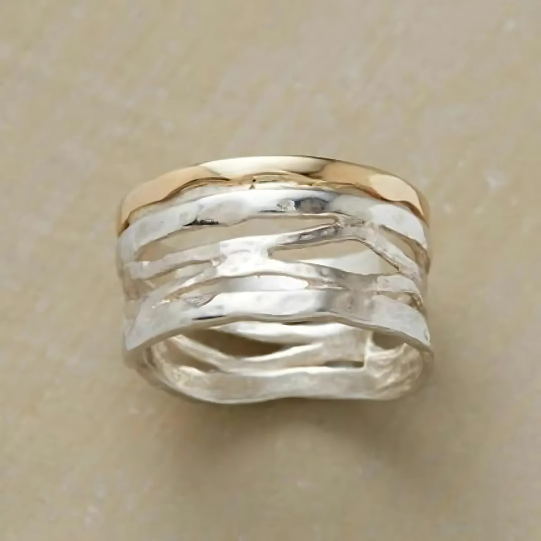 Calista – Zweifarbiger Minimalistischer Ring im Vintage-Stil