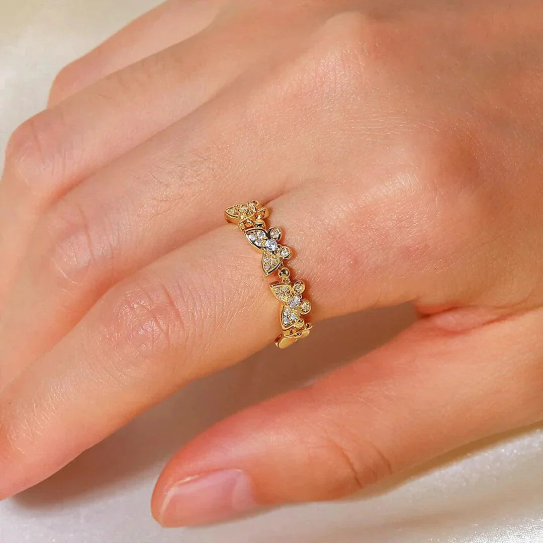 Papillia – Verstellbarer Schmetterlingsring mit Nischen-Design