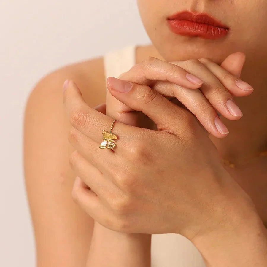Alina – Ring Schmetterling Eleganz