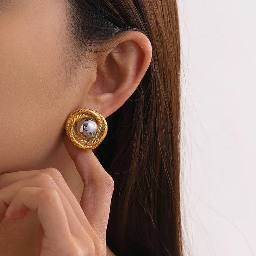 Kiyomi – Raffinierte Goldene Creolen