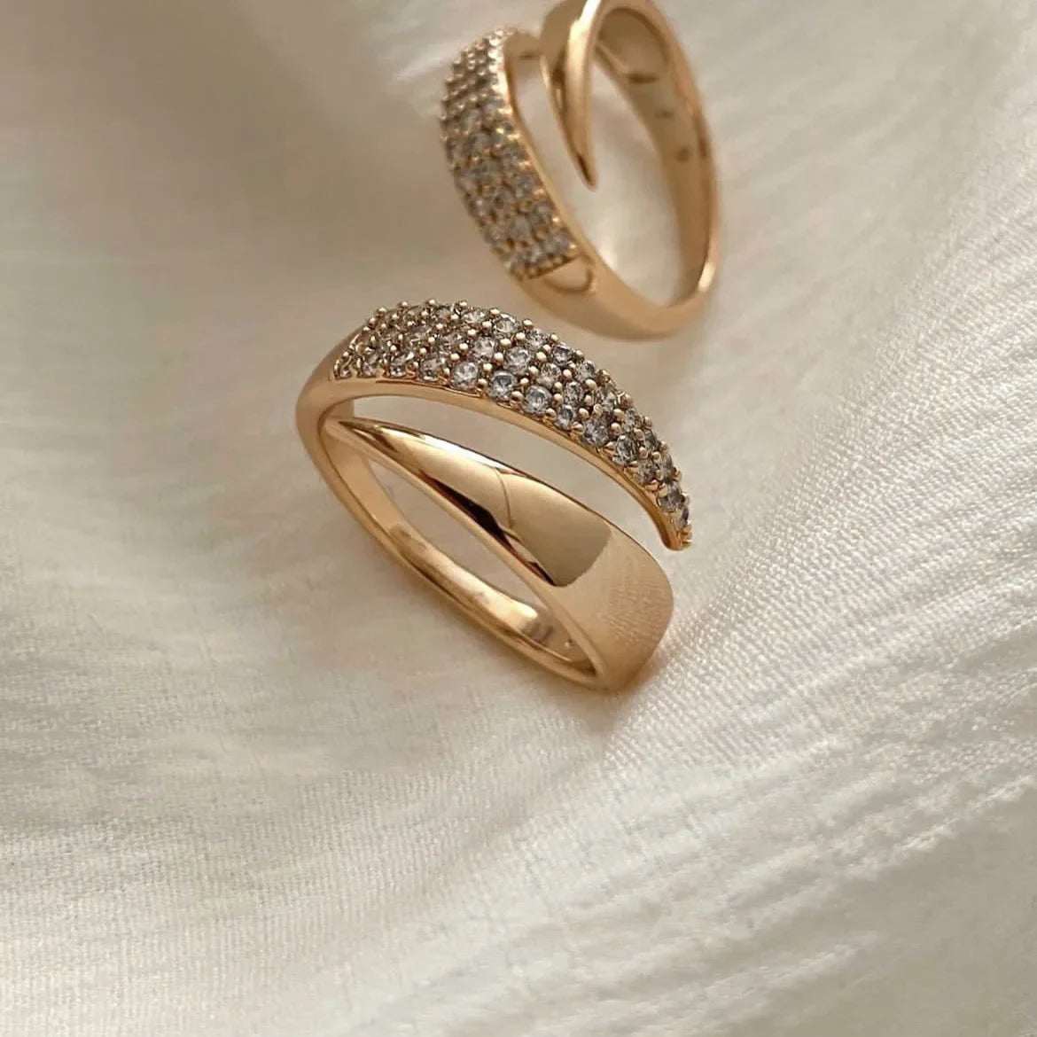 Irina – Gebogener Ring Vergoldet 18K
