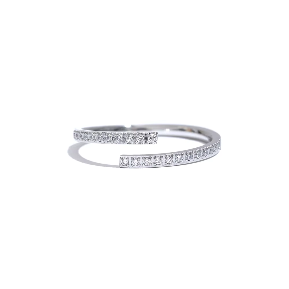 Elina – Geometrischer Ring mit eingearbeitetem Zirkon
