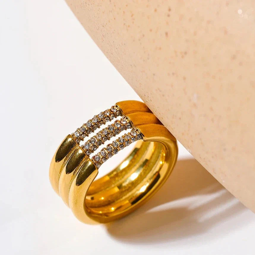 Elara – Wellenring mit Glanz
