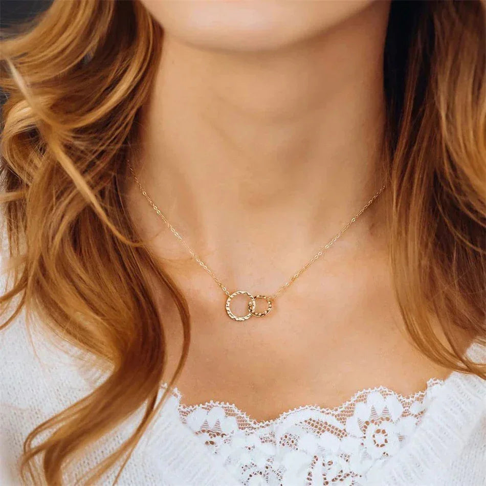 Isabelle – Collier Hoop in Gold Elegant