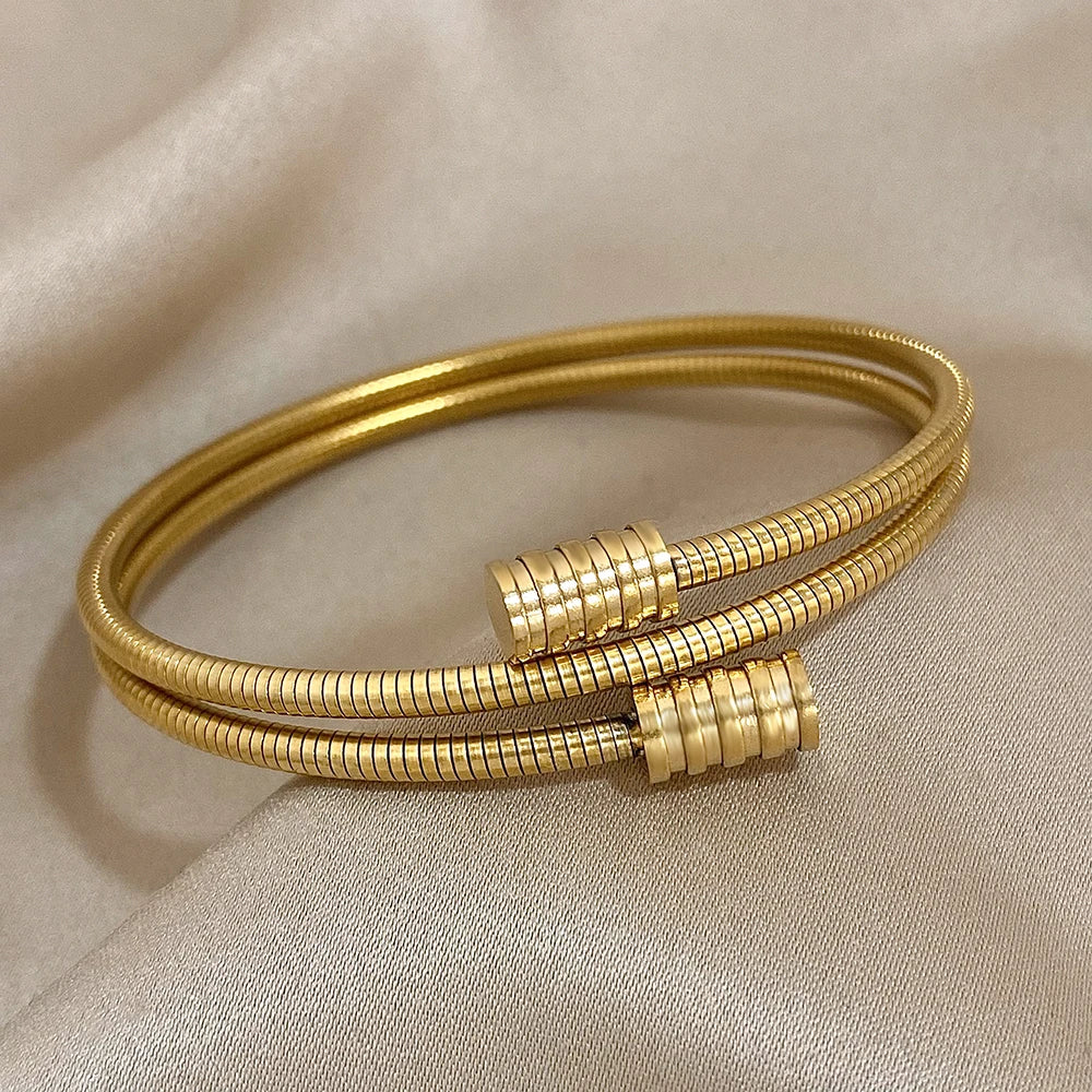 Ariane – Collier Serpent Multi-lagen mit Knochen-Details