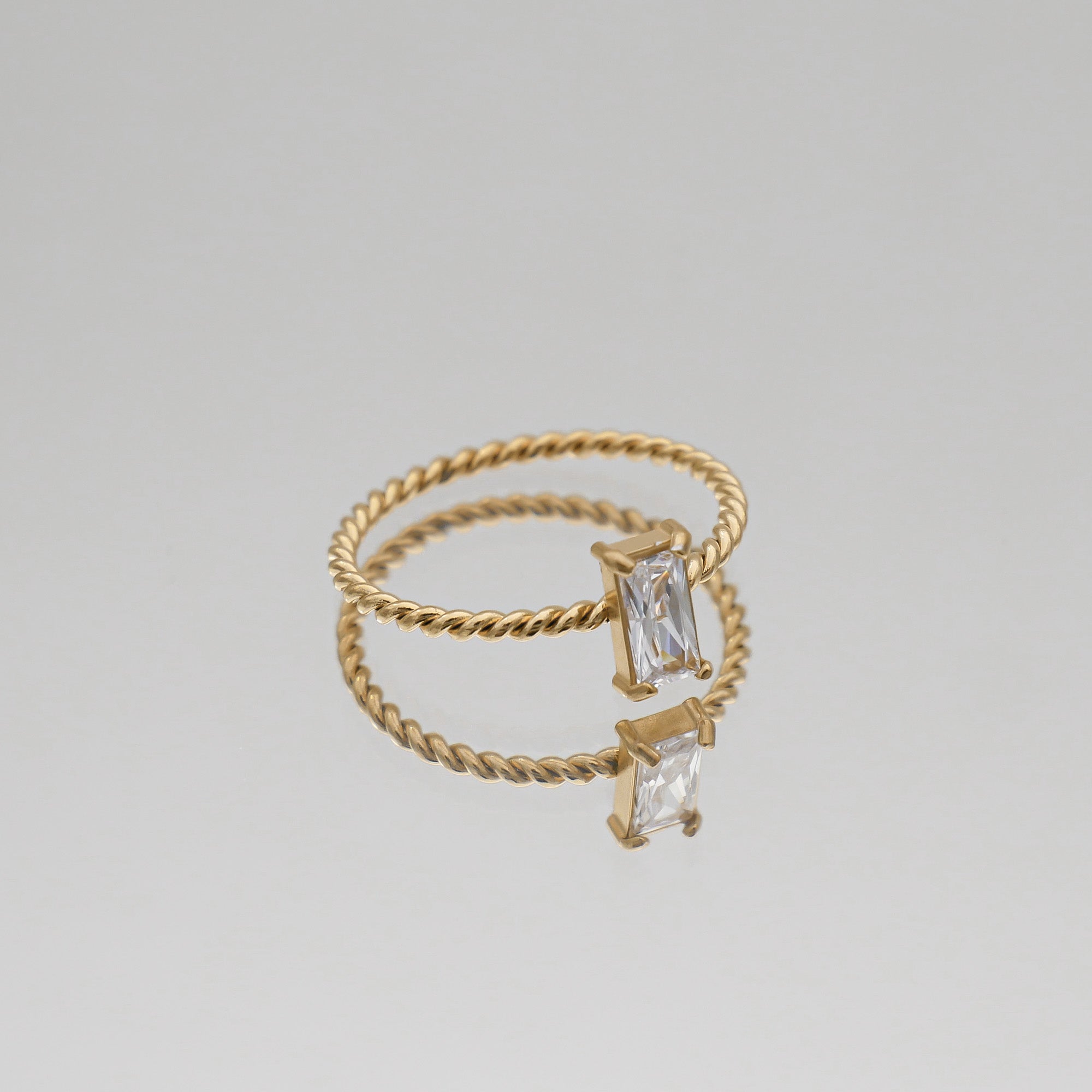 Selin – Ring mit gedrehter Edelstein