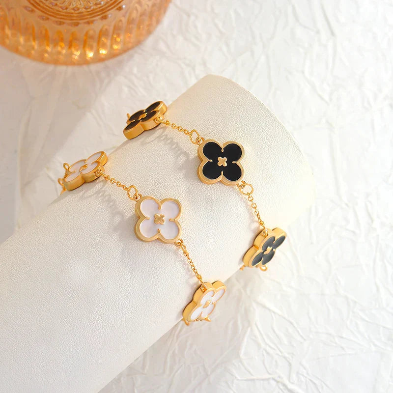 Lian – Doppelseitiges Armband mit Pflaumenblüten