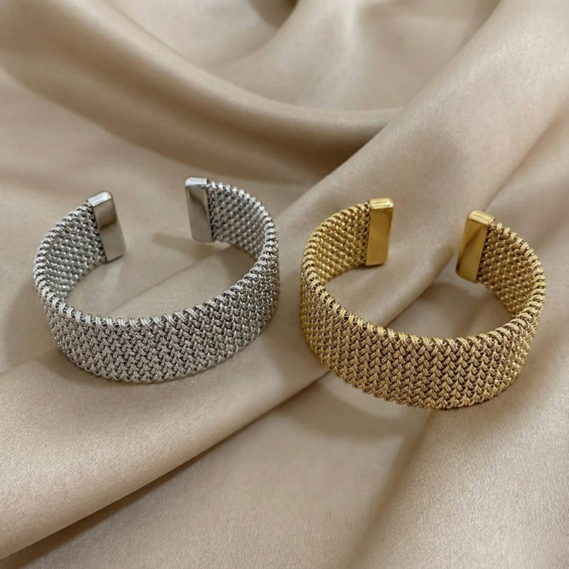 Raya – Armband aus Titanstahl mit geprägtem Kabel