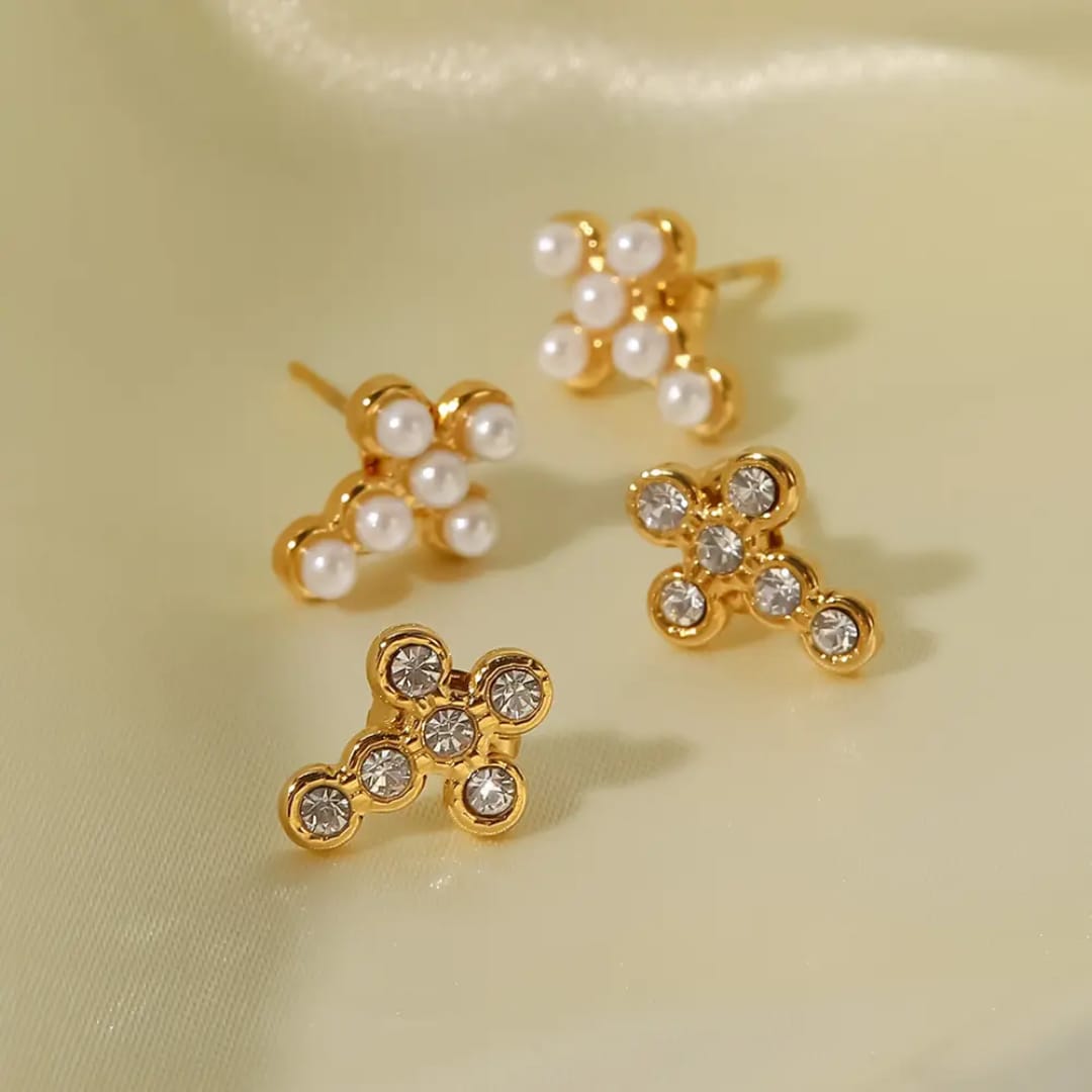 Kyla – Elegante Kreuz-Ohrringe mit Perle und Zirkonia