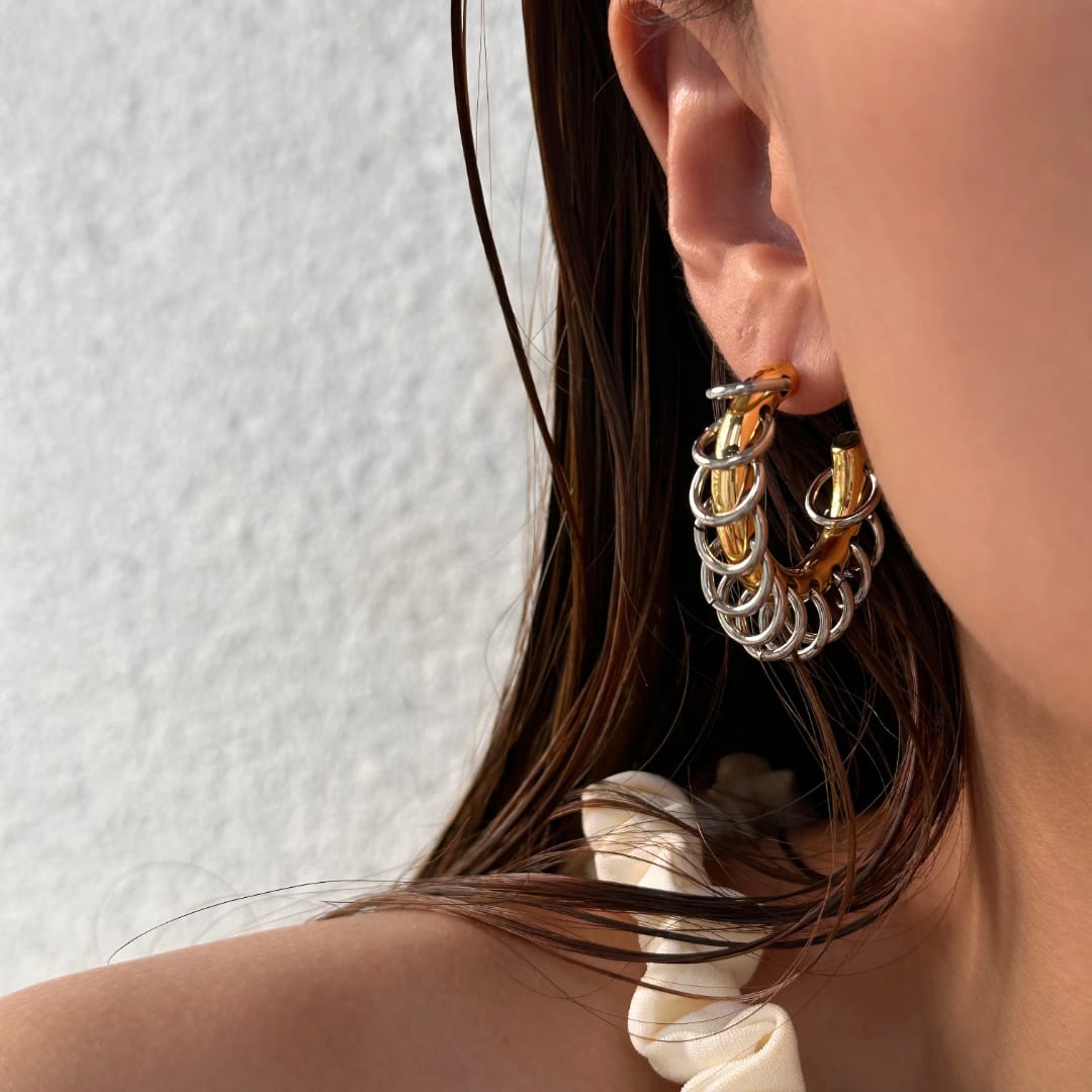 Luciana – Elegante Goldene C-Ohrringe