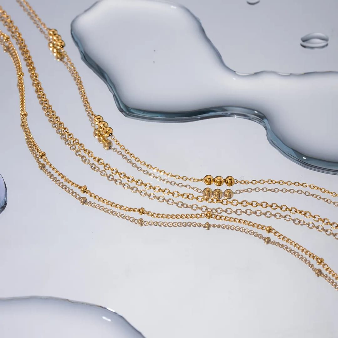 Alina – Elegante Goldene Dreischichtige Halskette