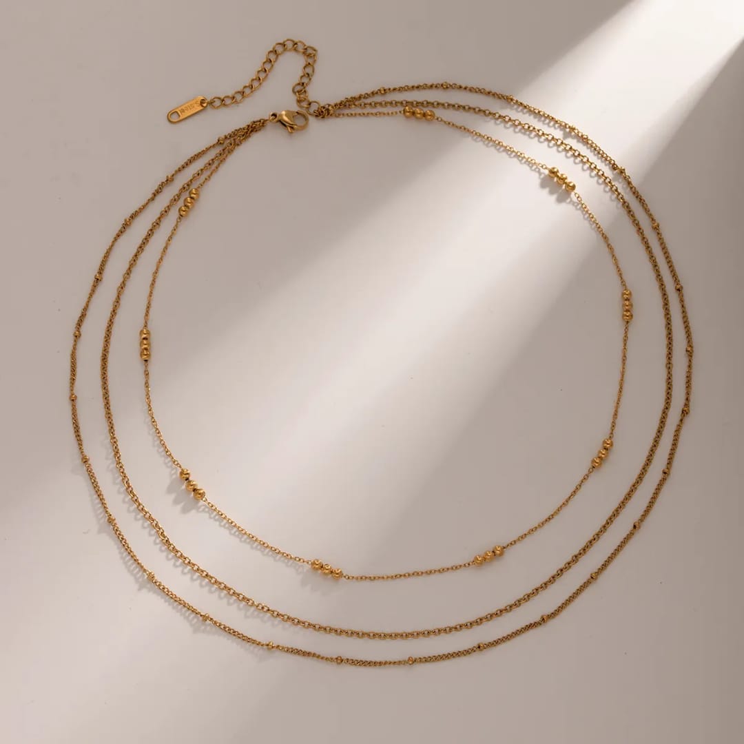 Alina – Elegante Goldene Dreischichtige Halskette