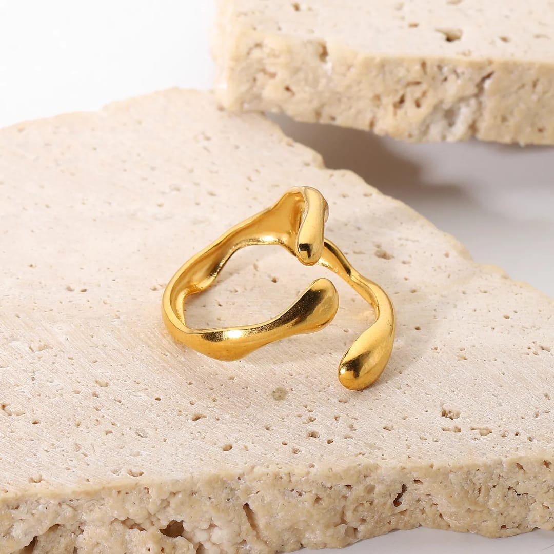 Aika – Eleganter unregelmäßiger Halbmondring