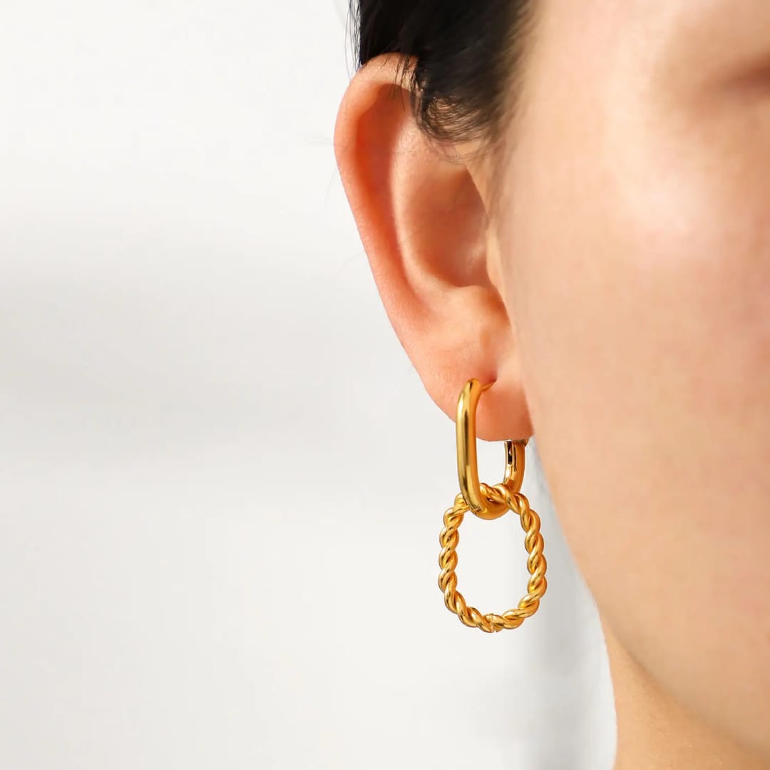 Laura – Geometrische Ohrringe mit doppeltem Ring