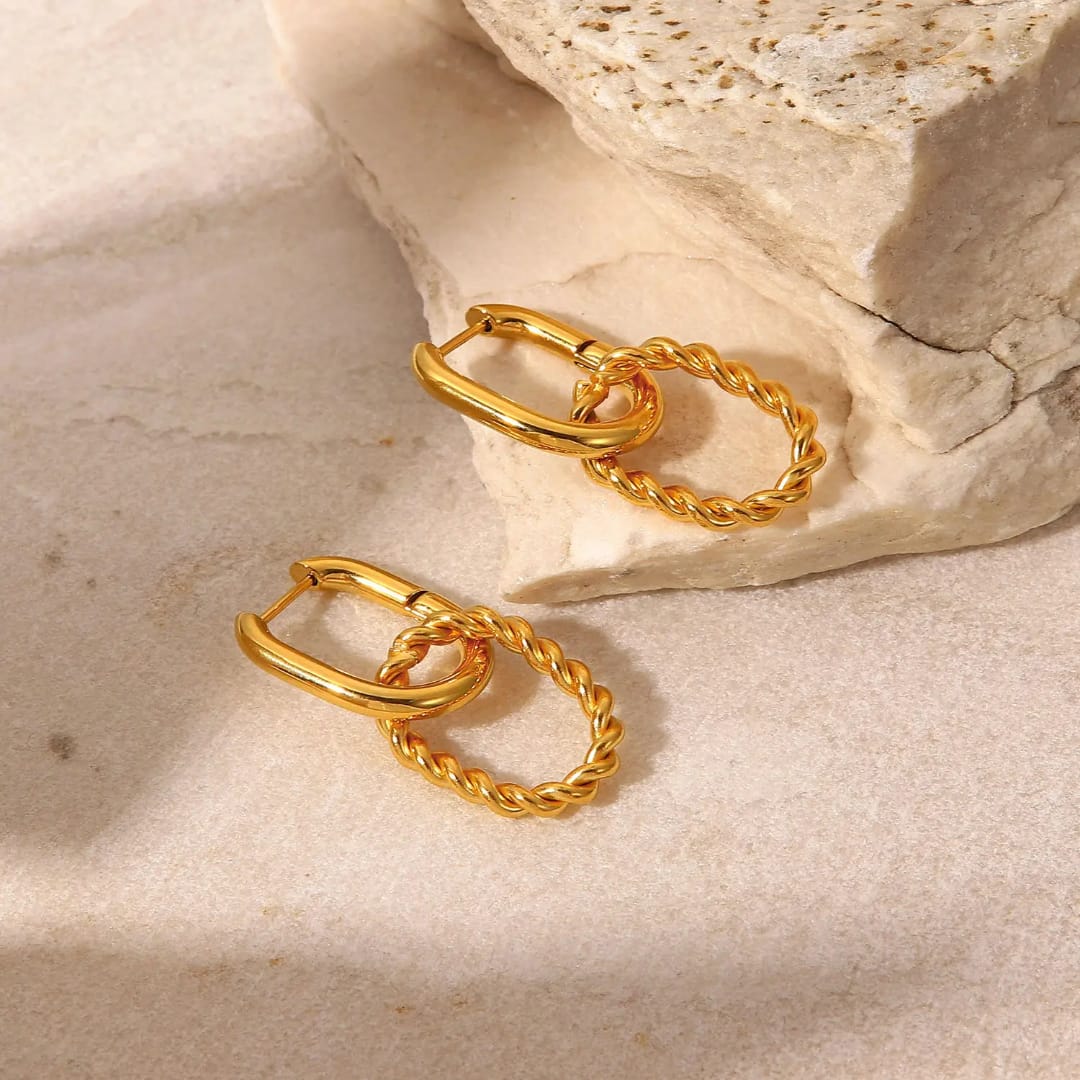 Laura – Geometrische Ohrringe mit doppeltem Ring
