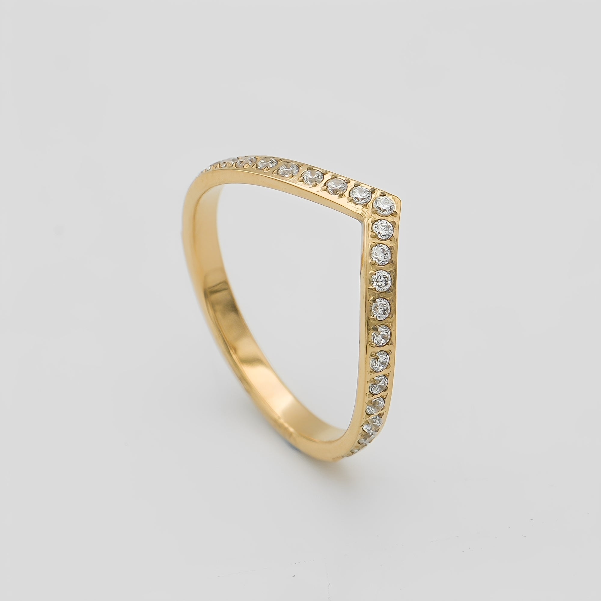 Vania – Diamantring in V-Form mit schlankem Design