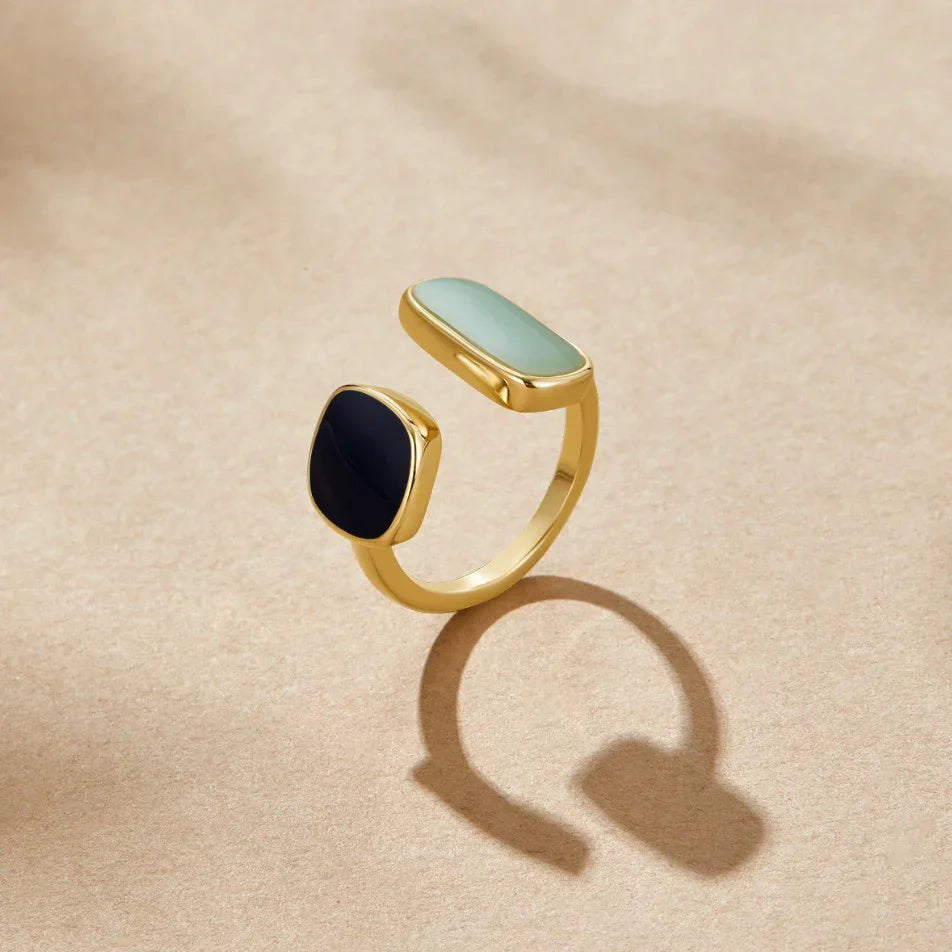 Olympe – Offene Retro-Ring in Gold mit Emaille-Effekt