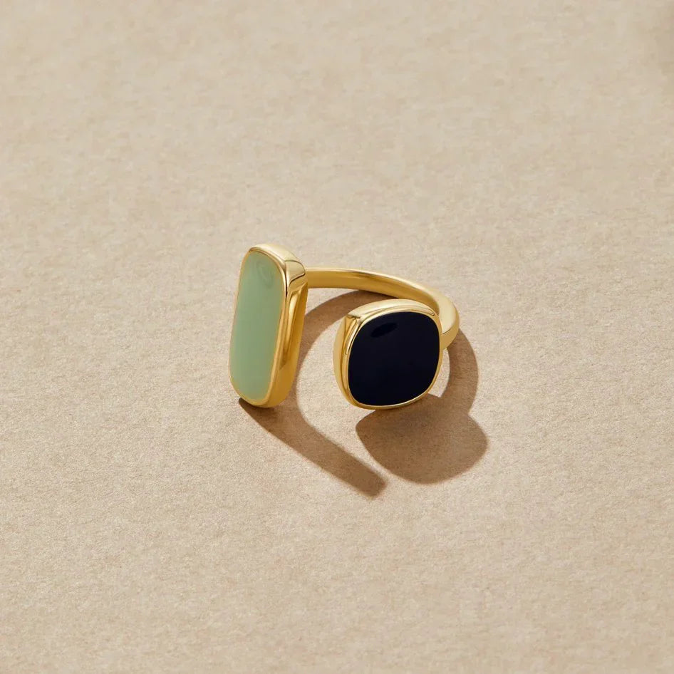 Olympe – Offene Retro-Ring in Gold mit Emaille-Effekt