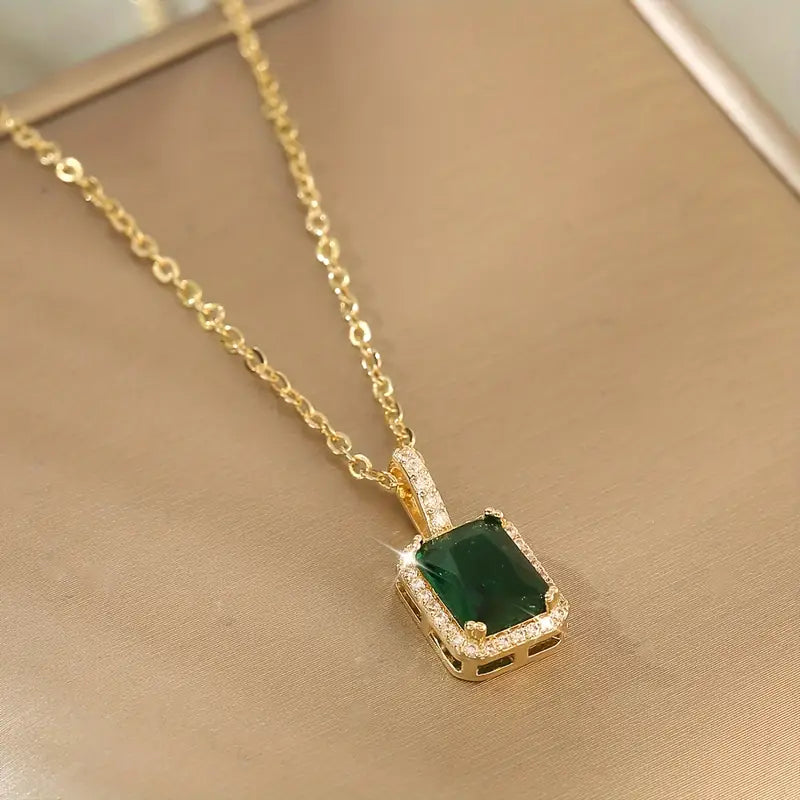 Alix – Elegantes Goldenes Collier