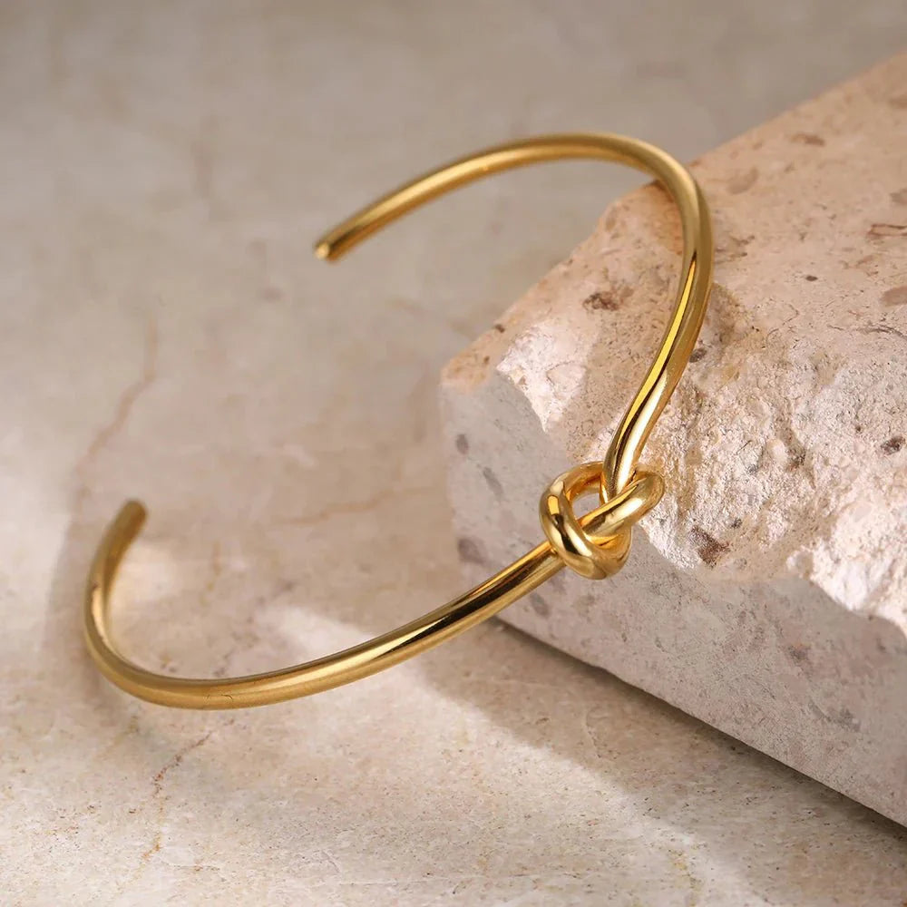 Clea – Armband Knoten Klassisch