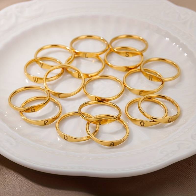 Minimalistischer Name Ring  | Minimalistischer Ring mit eingravierter Initiale