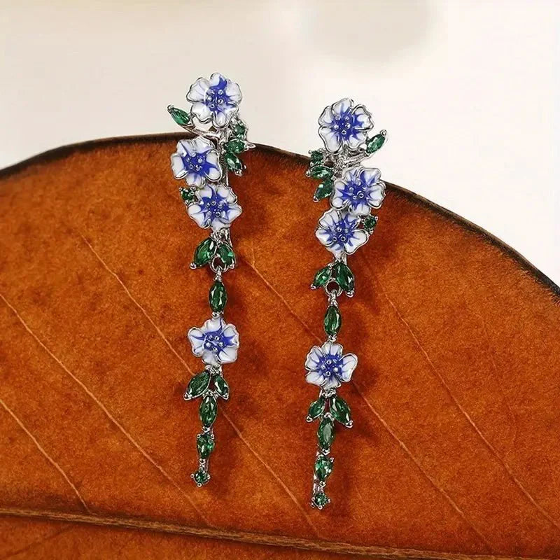 Yara – Ohrringe Hängend Blüten Blau