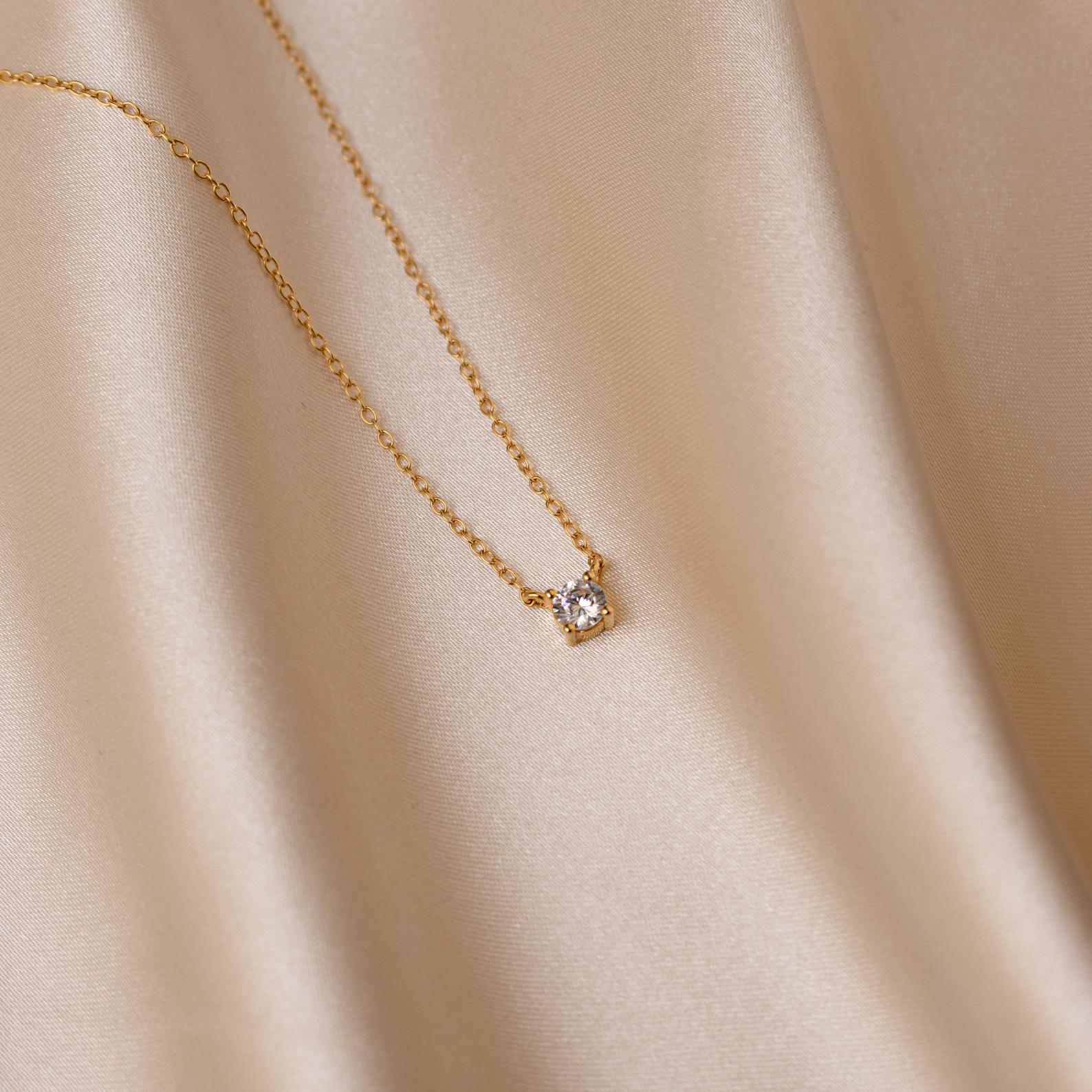 Zierliche Diamant-Halskette - Halskette mit Steinbesatz