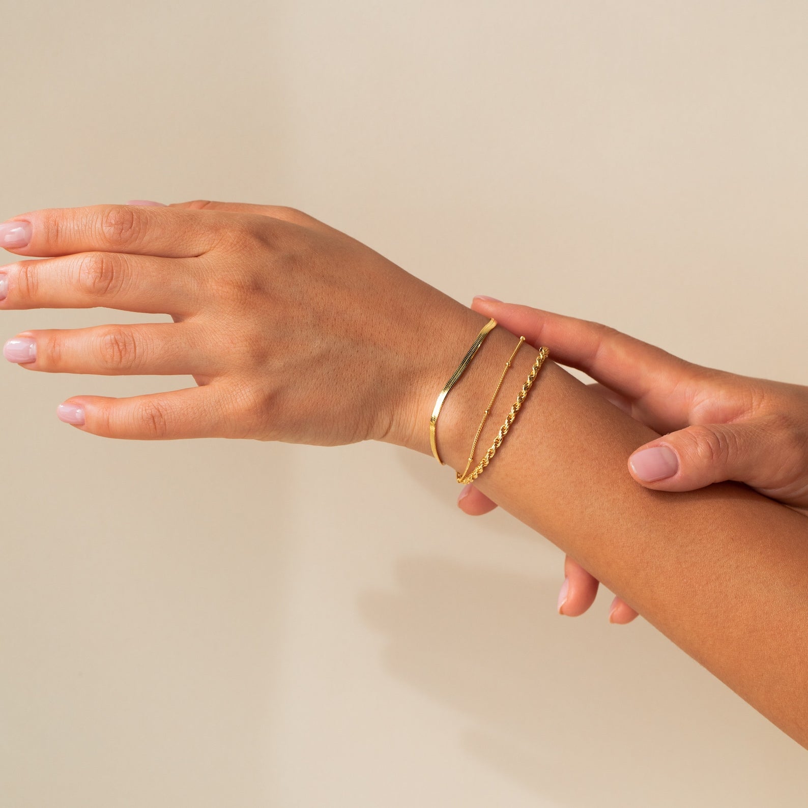 Kettenarmbänder - Minimalistische Lagenarmbänder