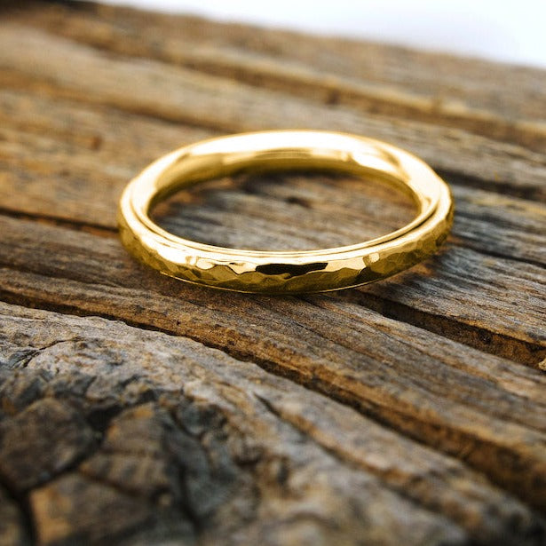 Nadia – Fein gehämmerter Ring