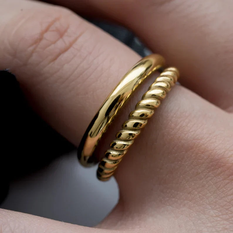 Raine – Ensemble von Ringen mit zwei Stücken Stil